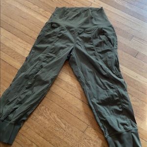 Lululemon Capri joggers